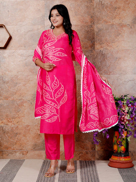 Miramaar Women's Pink Muslin V-Neck Kurta Set with Dupatta