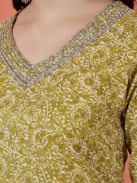 Miramaar Women's Green Poly Cotton V-Neck Straight Kurta Set