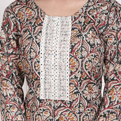 Miramaar Women's Green Lace Work Round Neck Straight Rayon Kurti