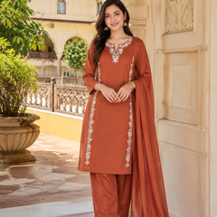Women Orange Printed Round Neck Kurta with Straight Pants & Printed Dupatta