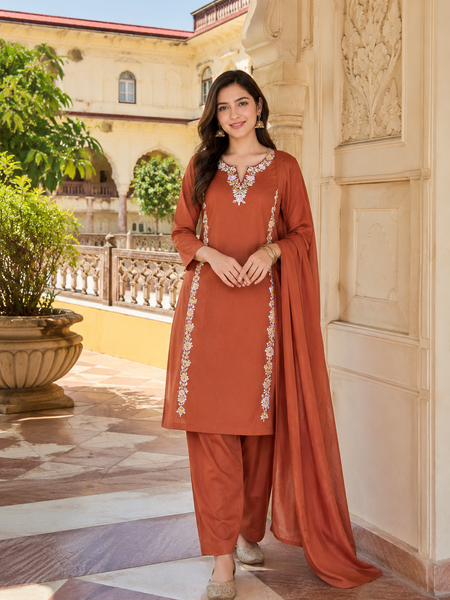 Women Orange Printed Round Neck Kurta with Straight Pants & Printed Dupatta