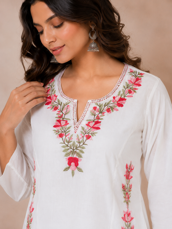 Women WHITE Printed Round Neck Kurta with Straight Pants & Printed Dupatta