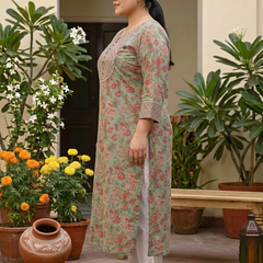 Miramaar Women's Green Printed Cotton Kurti